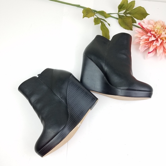 Torrid black platform wedge size zip ankle bootie - Picture 6 of 6